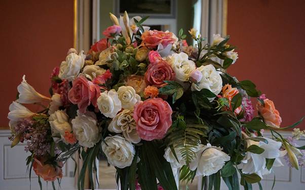 5 Mistakes to Avoid When Ordering a Congratulatory Flower Stand